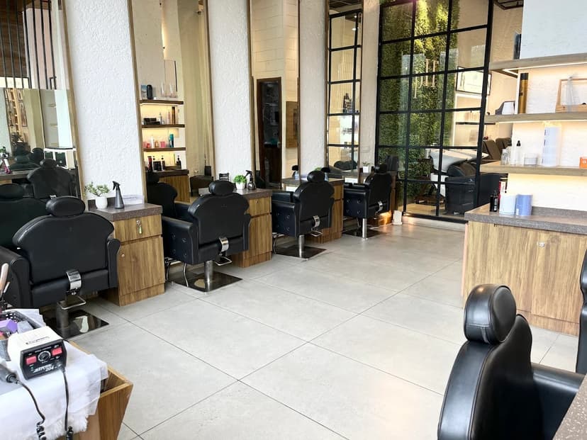Triss Salon Gurugram